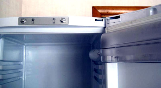 Перевесить двери холодильника в Краснознаменске | Вызов мастера по холодильникам на дом